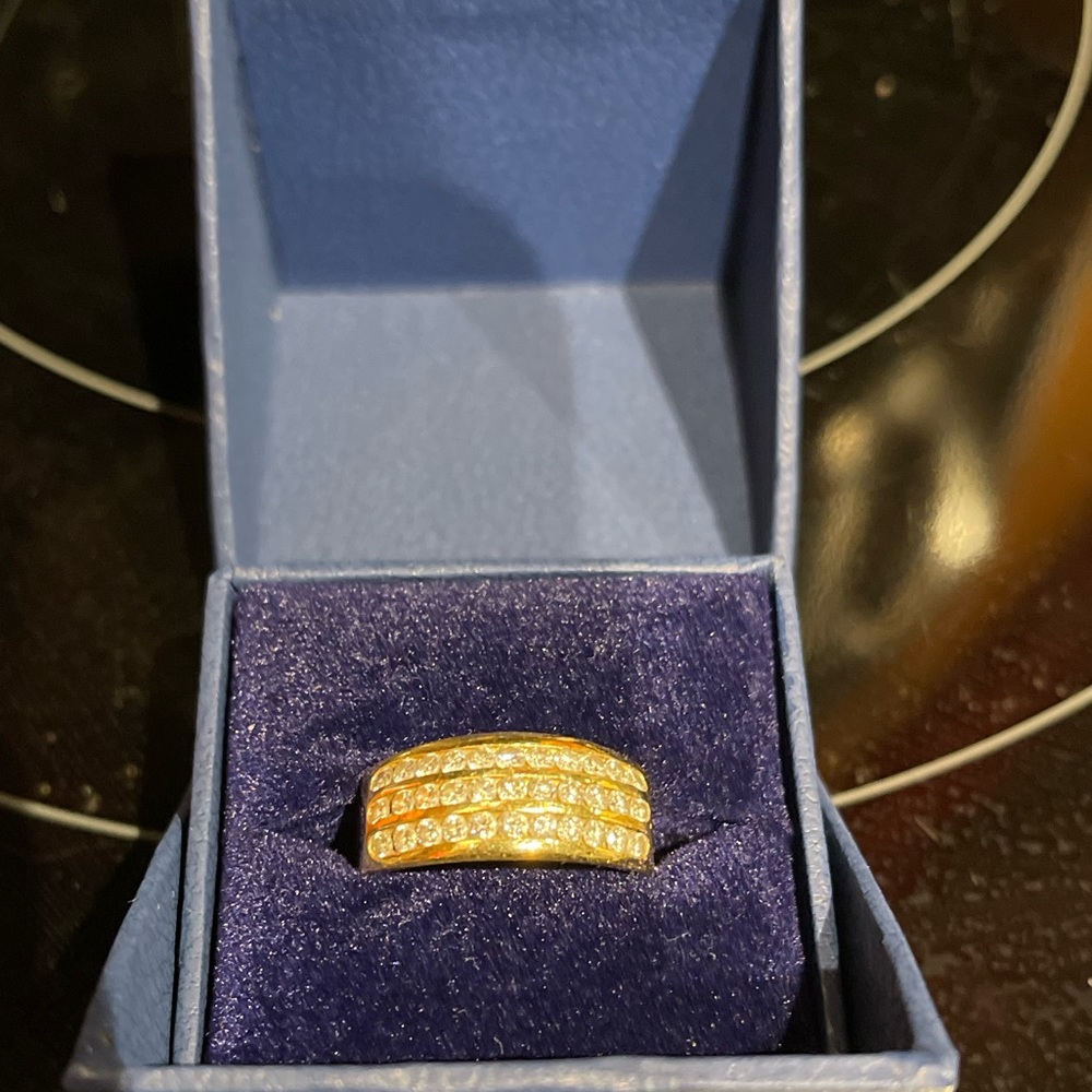 18K gold with diamonds wedding anniversary ring - size 7